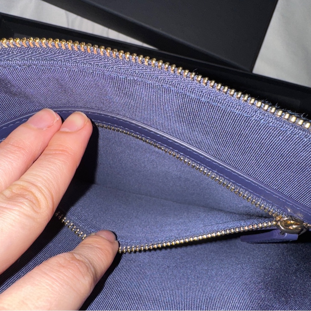 Chanel 19 Blue Denim Medium O Case Gold Hardware Tweed New - Picture 7 of 8